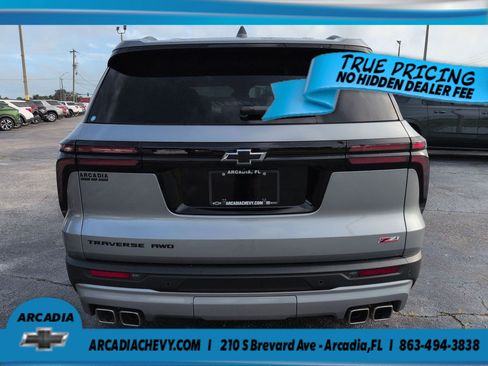 Used 2025 Chevrolet Traverse Z71 AWD/4WD image 5