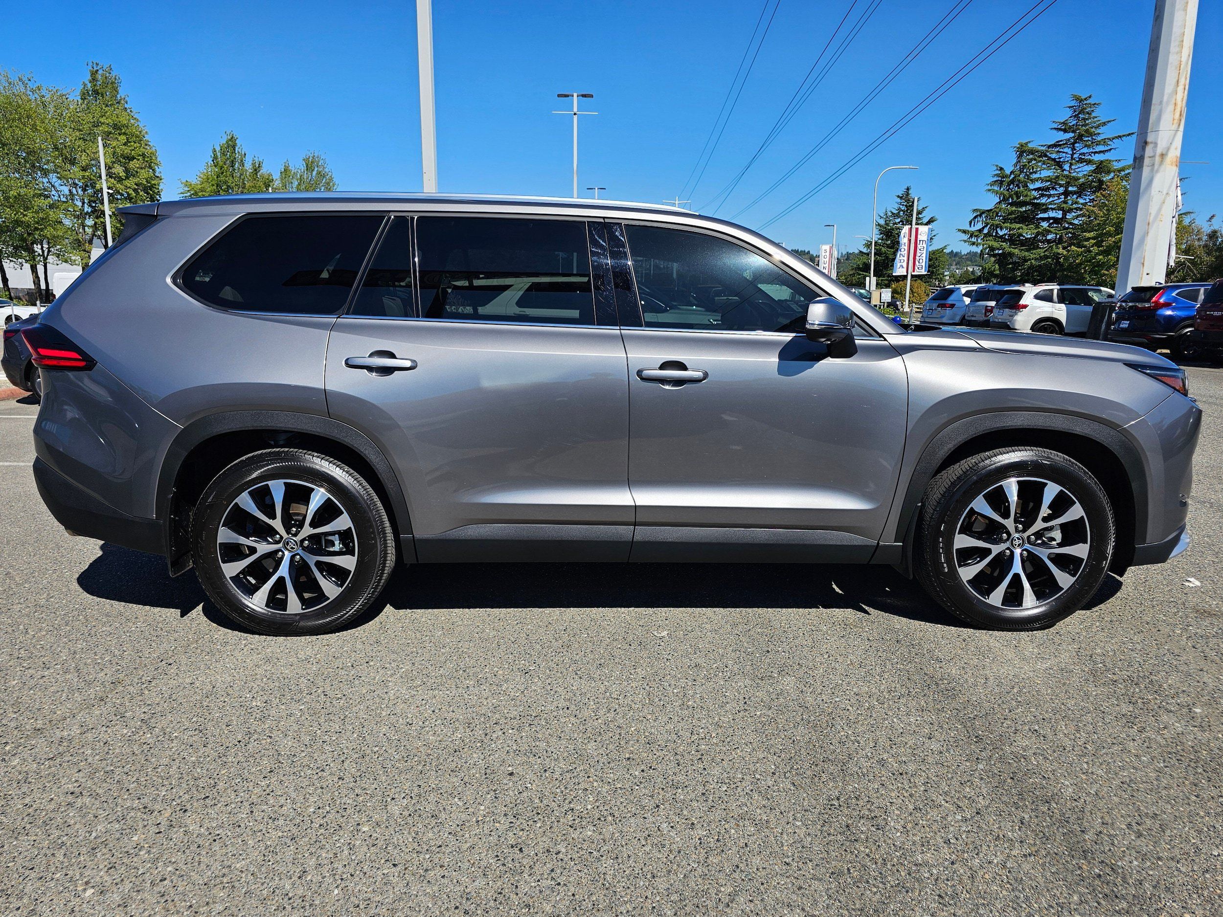 Used 2025 Toyota Grand Highlander AWD Hybrid image 4