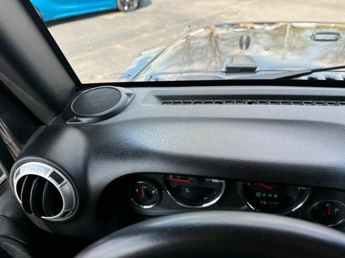 Used 2016 Jeep Wrangler Unlimited Sahara w/ Dual Top Group image 48