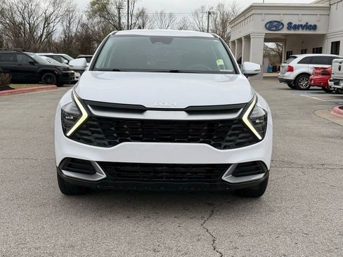 Used 2025 Kia Sportage EX image 2