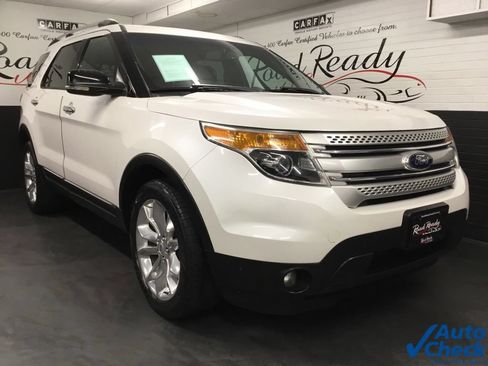 Used 2013 Ford Explorer XLT AWD/4WD image 3
