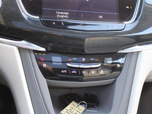 Used 2022 Cadillac XT6 Premium Luxury image 21