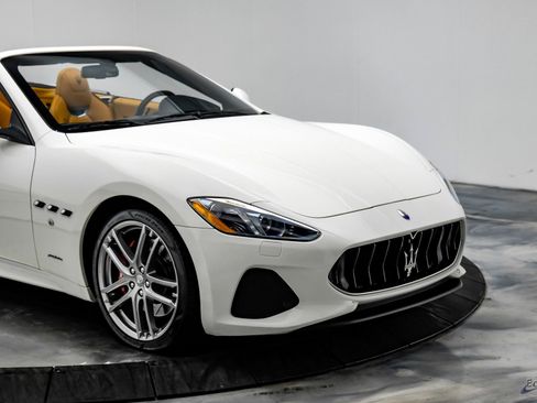 Used 2018 Maserati GranTurismo Sport image 31