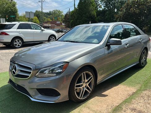 Used 2015 Mercedes-Benz E 350 4MATIC Sedan image 3
