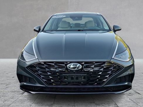 Used 2023 Hyundai Sonata Limited FWD image 2