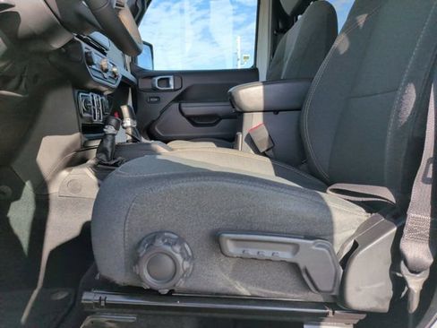 Used 2024 Jeep Wrangler Unlimited Sport AWD/4WD image 12