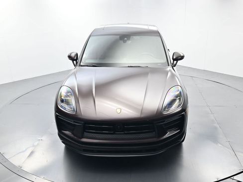 Certified 2023 Porsche Macan image 42