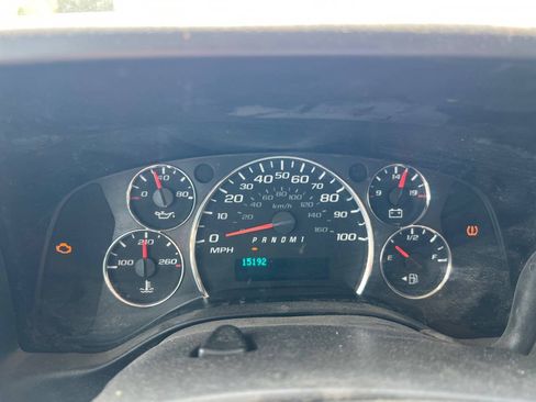 Used 2017 Chevrolet Express 3500 RWD image 20