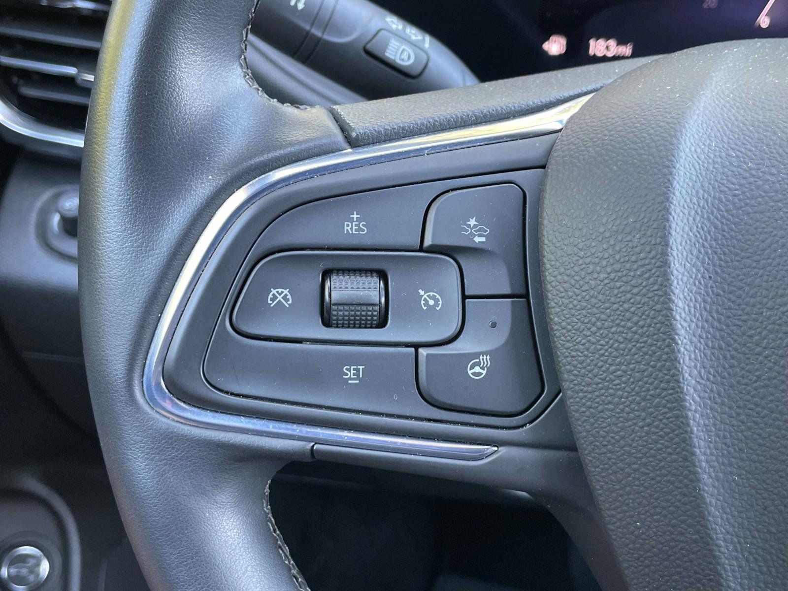 Used 2024 Buick Envista Sport Touring w/ Convenience I Package FWD image 21