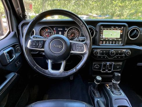 Used 2021 Jeep Wrangler Unlimited Sahara AWD/4WD image 8