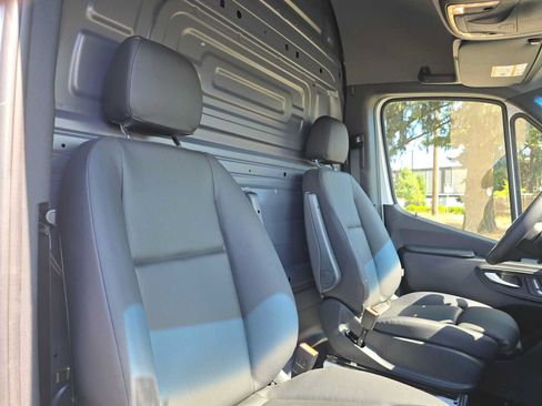 Used 2026 Mercedes-Benz Sprinter 2500 image 12