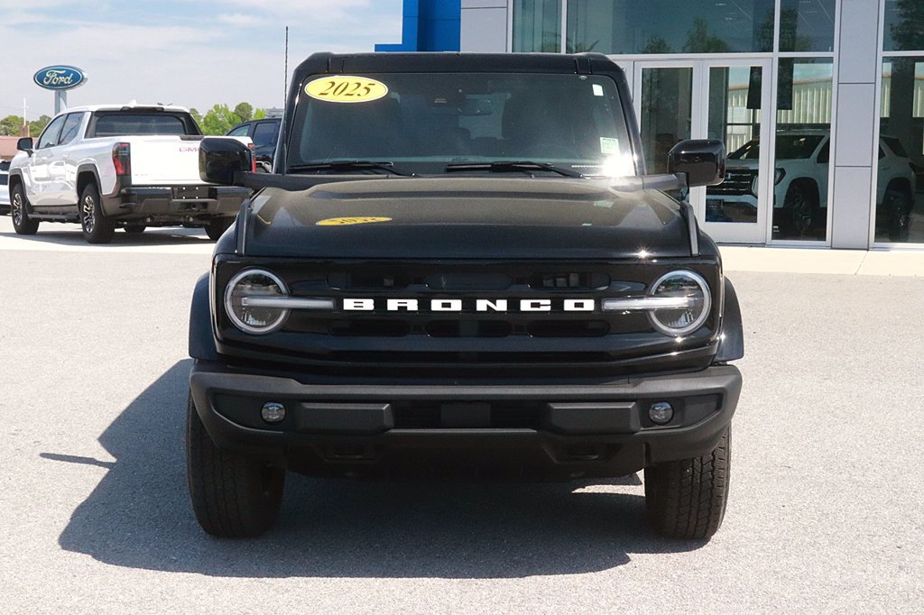 Used 2025 Ford Bronco Outer Banks AWD/4WD image 2