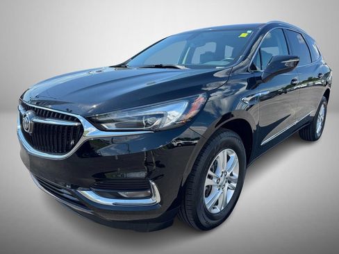 Used 2021 Buick Enclave Essence image 2