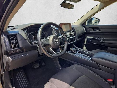 Used 2025 Nissan Pathfinder SV FWD image 10