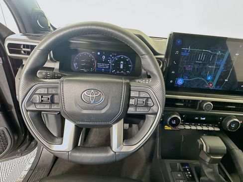 Used 2025 Toyota 4Runner Limited image 11