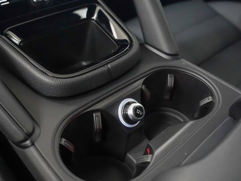 Certified 2025 Porsche Cayenne image 33