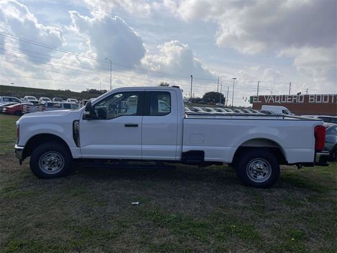 New 2026 Ford F250 XL w/ XL Chrome Package image 6