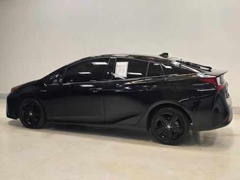Used 2022 Toyota Prius FWD image 4