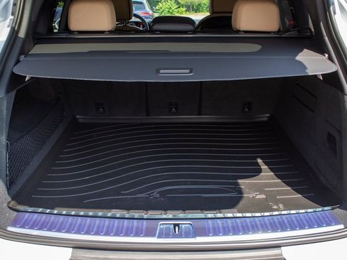 Used 2025 Porsche Cayenne Base w/ Premium Package Plus image 23