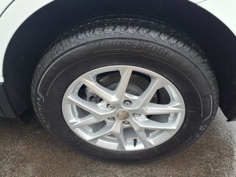 Used 2024 Chevrolet Equinox LT image 8