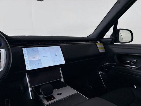 New 2026 Land Rover Range Rover SE image 26