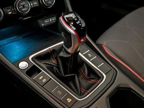 Used 2024 Volkswagen Jetta GLI 40th Anniversary Edition image 21