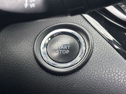 Used 2019 Toyota C-HR XLE image 28