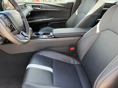 Used 2026 Toyota Camry SE w/ Convenience Package FWD image 11