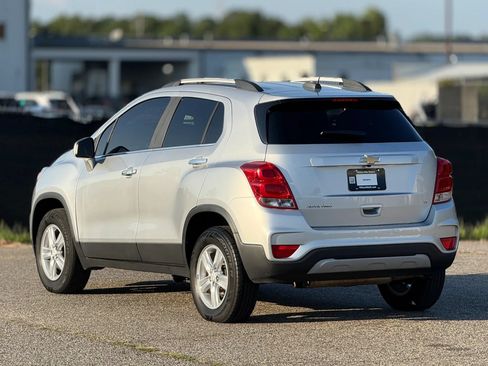 Used 2019 Chevrolet Trax LT w/ LT Convenience Package AWD/4WD image 10