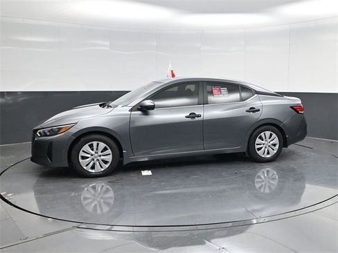 Used 2025 Nissan Sentra S image 6