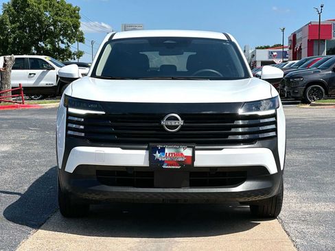 Used 2025 Nissan Kicks SV FWD image 10