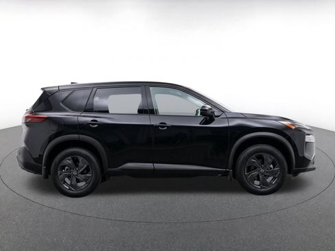Used 2026 Nissan Rogue SV AWD/4WD image 9