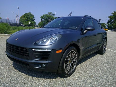 Used 2018 Porsche Macan AWD/4WD image 5