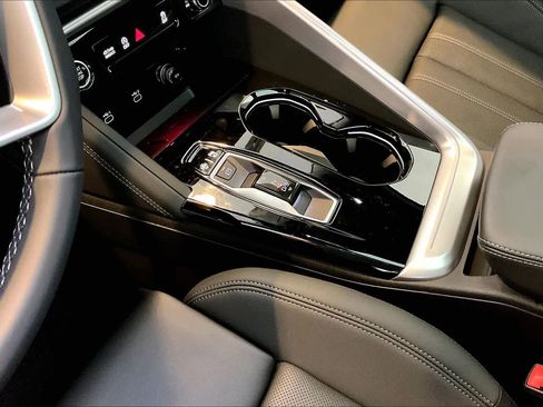 Used 2025 Audi Q5 Premium Plus image 17