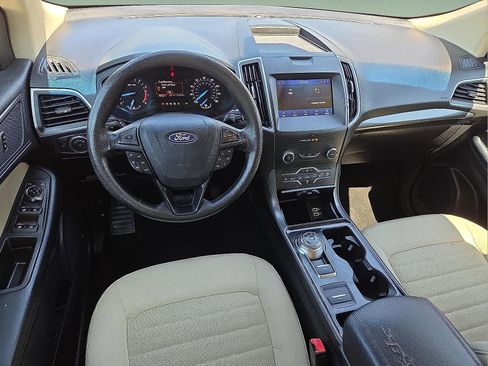 Used 2020 Ford Edge SE FWD image 11