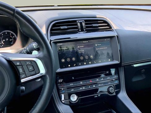 Used 2018 Jaguar F-PACE S AWD/4WD image 6