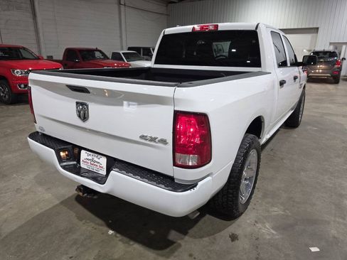 Used 2018 RAM 1500 Express AWD/4WD image 15