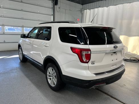 Used 2018 Ford Explorer XLT w/ Equipment Group 202A AWD/4WD image 6