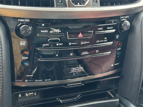 Used 2017 Lexus LX 570 4WD image 45