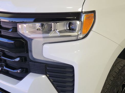 Used 2022 Chevrolet Silverado 1500 LT Trail Boss w/ LT Trail Boss Premium Package image 10