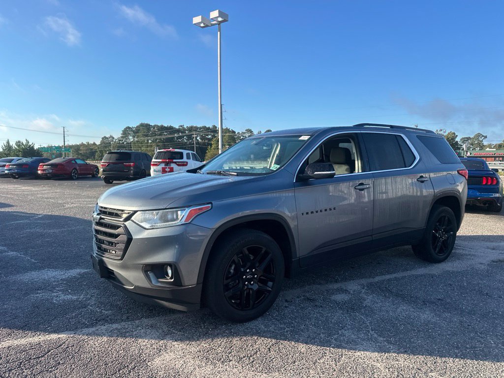 Used 2021 Chevrolet Traverse LT w/ LPO, Blackout Package AWD/4WD image 7