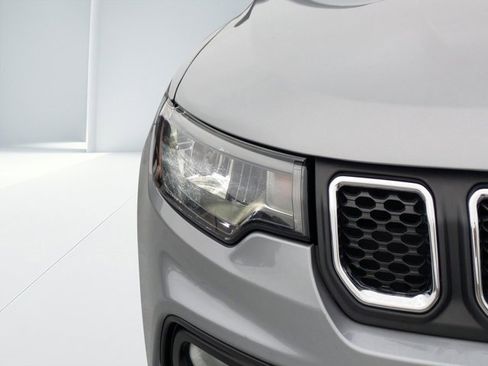 Used 2024 Jeep Compass Latitude image 8