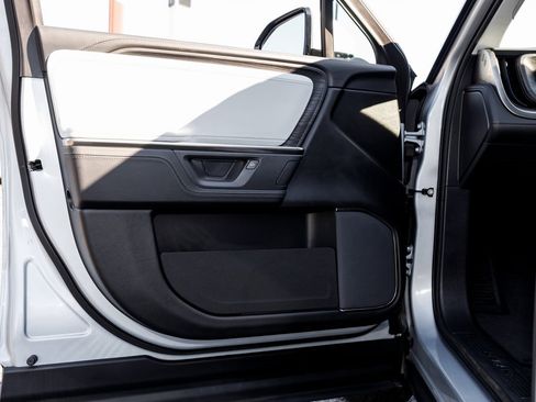 Used 2025 Rivian R1S Adventure image 25