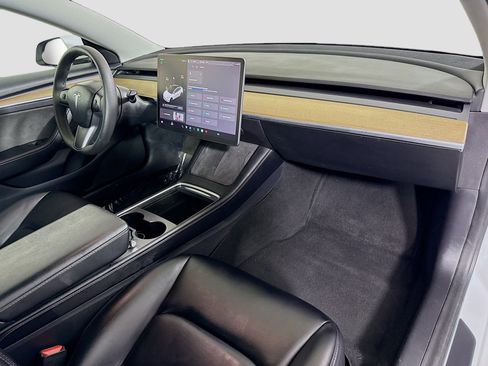 Used 2021 Tesla Model 3 Standard Range Plus image 29