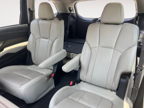Used 2022 Subaru Ascent Limited w/ Technology Package image 17