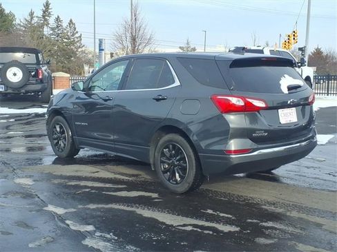 Used 2019 Chevrolet Equinox LT w/ Driver Convenience Package image 4