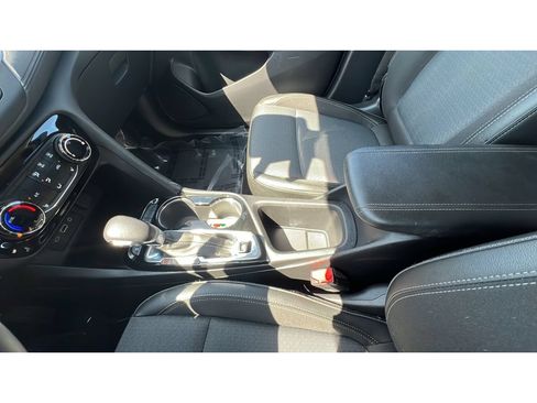 Certified 2022 Buick Encore GX Preferred w/ Cold Weather Comfort Package AWD/4WD image 20