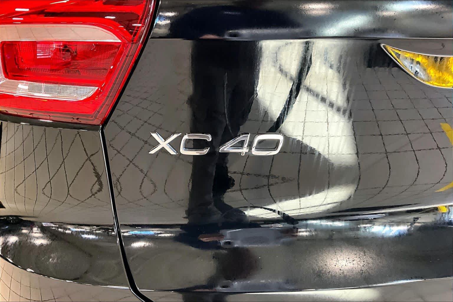 Certified 2024 Volvo XC40 B5 Plus w/ Climate Package AWD/4WD image 31