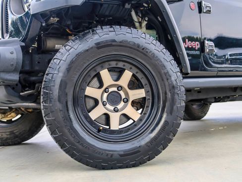 Used 2020 Jeep Wrangler Unlimited Rubicon AWD/4WD image 2