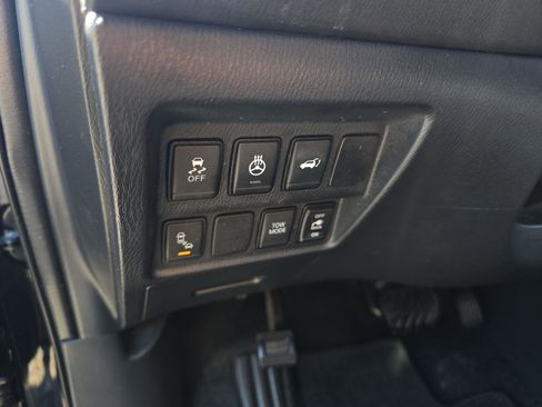 Used 2020 Nissan Pathfinder Platinum AWD/4WD image 22